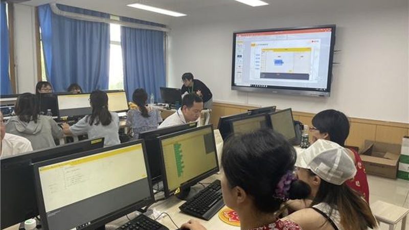 K12网课的价格主要由以下几部分构成：